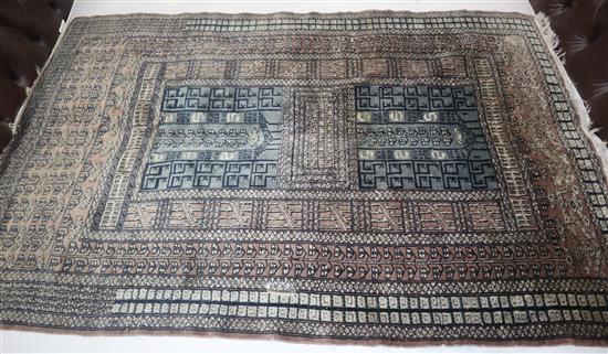 A grey part silk rug 190 x 125cm